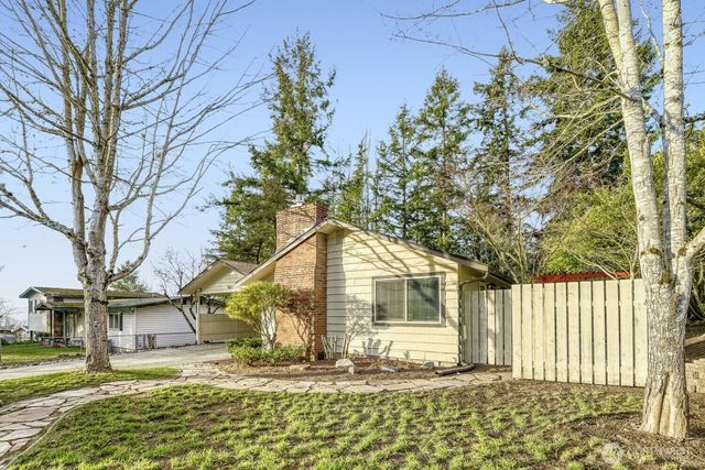 9632 S 216th St, Kent, WA 98031