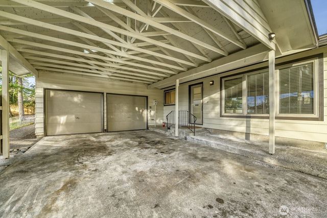 9632 S 216th St, Kent, WA 98031