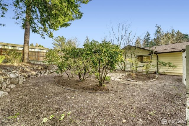 9632 S 216th St, Kent, WA 98031