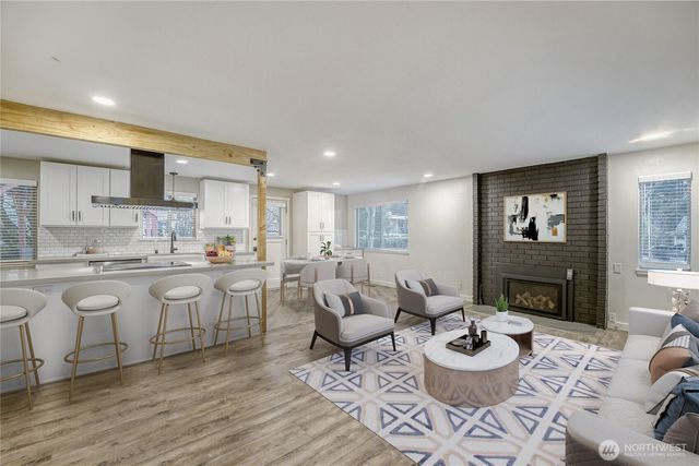 9632 S 216th St, Kent, WA 98031