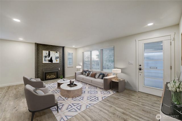 9632 S 216th St, Kent, WA 98031