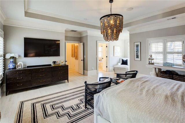 305 Valley Brook Way NE, Atlanta, GA 30342