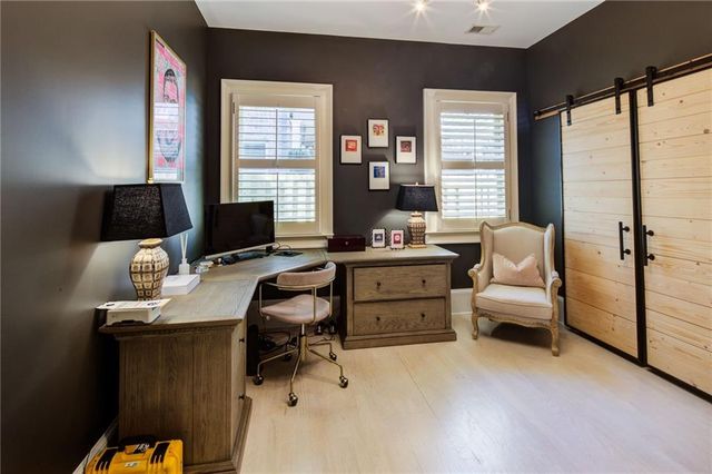 305 Valley Brook Way NE, Atlanta, GA 30342