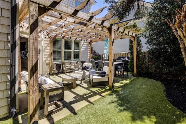 305 Valley Brook Way NE, Atlanta, GA 30342