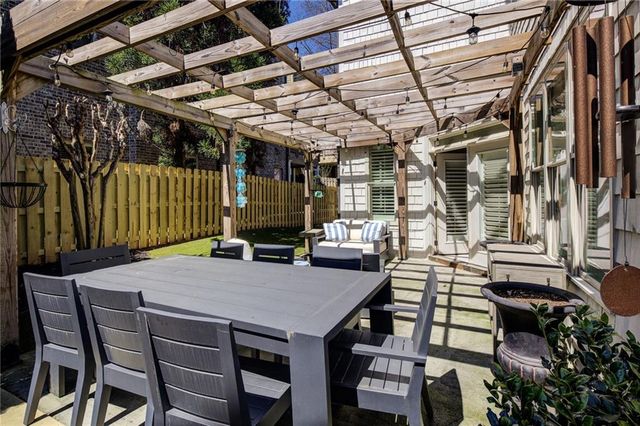 305 Valley Brook Way NE, Atlanta, GA 30342