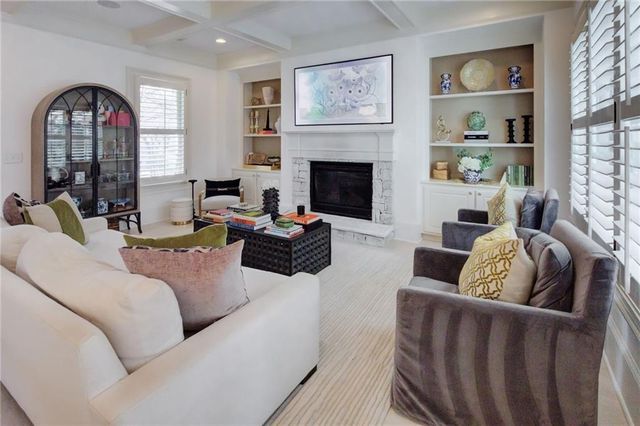 305 Valley Brook Way NE, Atlanta, GA 30342