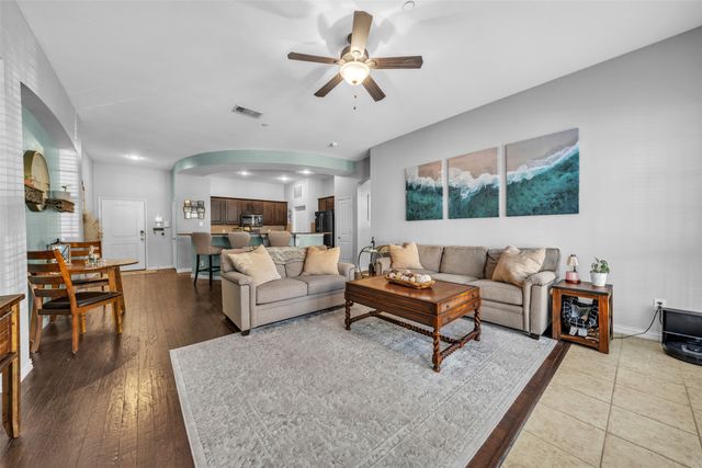 1025 W 10th Street 2105, Fort Worth, TX 76102