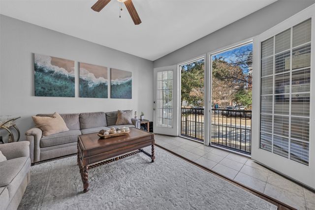 1025 W 10th Street 2105, Fort Worth, TX 76102