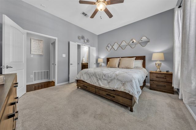 1025 W 10th Street 2105, Fort Worth, TX 76102