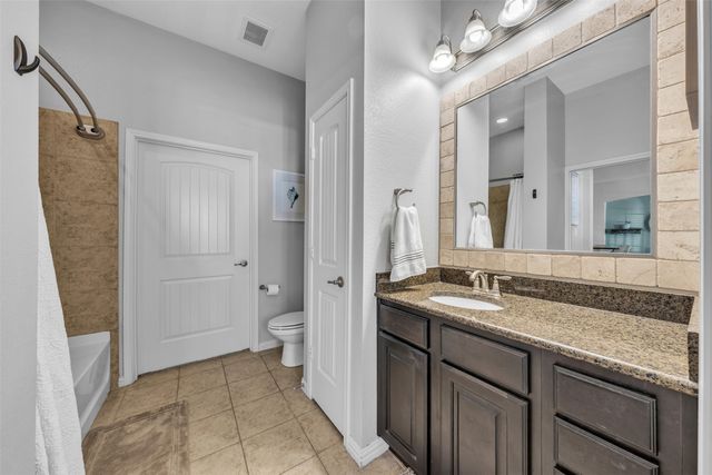 1025 W 10th Street 2105, Fort Worth, TX 76102