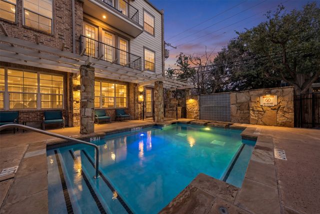 1025 W 10th Street 2105, Fort Worth, TX 76102