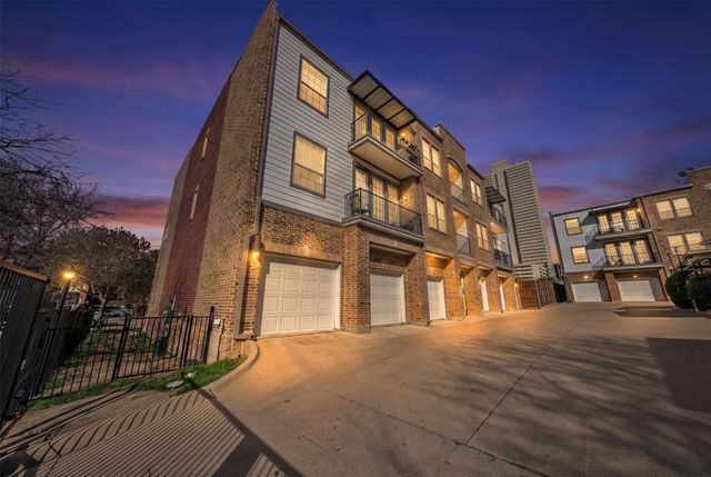 1025 W 10th Street 2105, Fort Worth, TX 76102