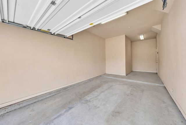 1025 W 10th Street 2105, Fort Worth, TX 76102