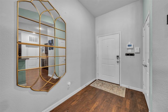 1025 W 10th Street 2105, Fort Worth, TX 76102