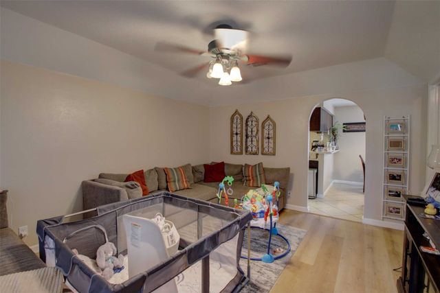 1914 Starling Court, Cleburne, TX 76033