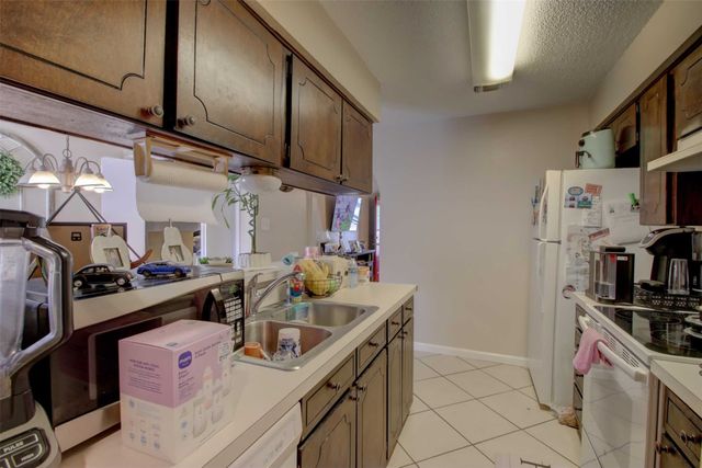 1914 Starling Court, Cleburne, TX 76033