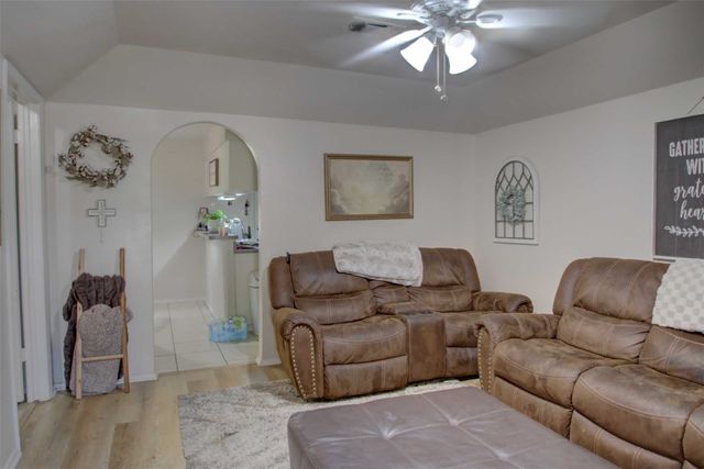 1914 Starling Court, Cleburne, TX 76033