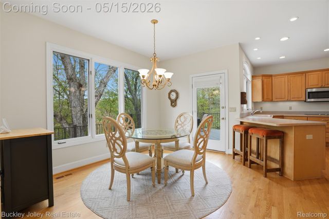 7919 Alta Vista Drive, Hamburg Township, MI 48169