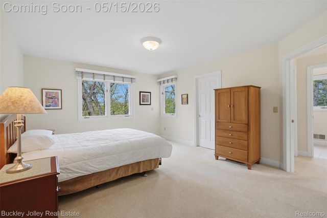 7919 Alta Vista Drive, Hamburg Township, MI 48169