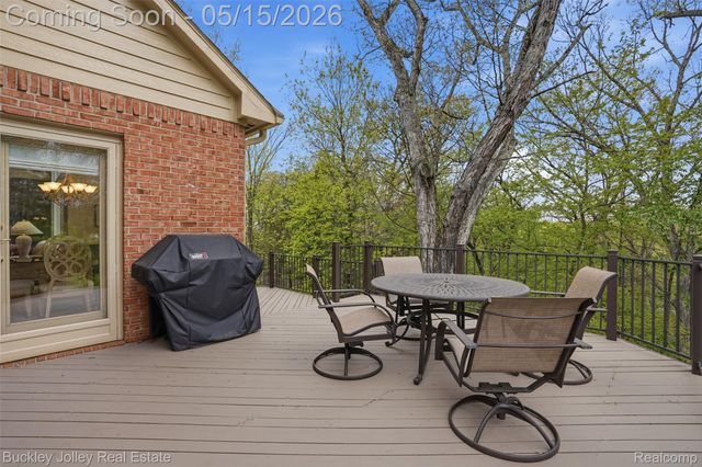 7919 Alta Vista Drive, Hamburg Township, MI 48169