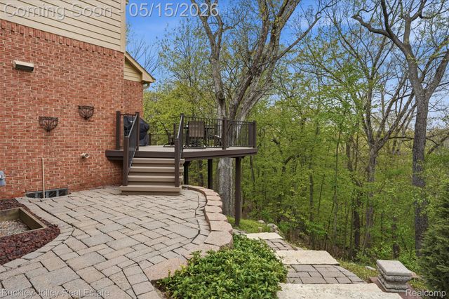 7919 Alta Vista Drive, Hamburg Township, MI 48169