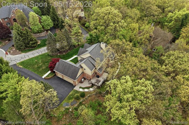 7919 Alta Vista Drive, Hamburg Township, MI 48169