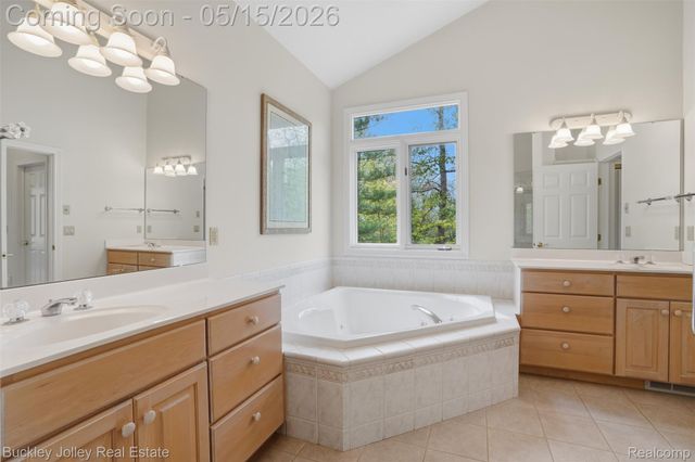 7919 Alta Vista Drive, Hamburg Township, MI 48169