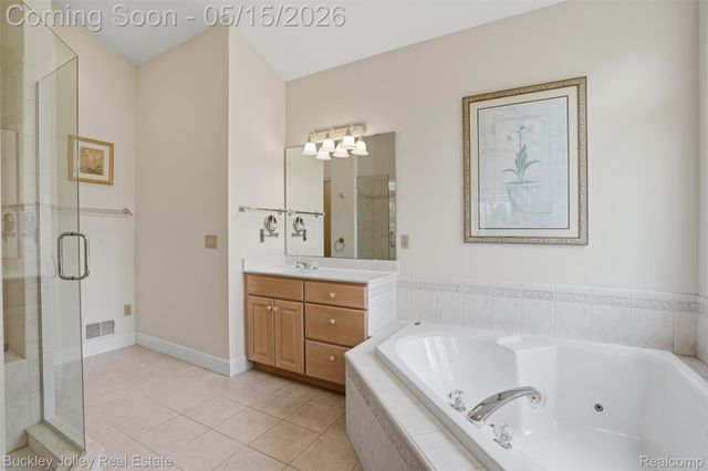 7919 Alta Vista Drive, Hamburg Township, MI 48169