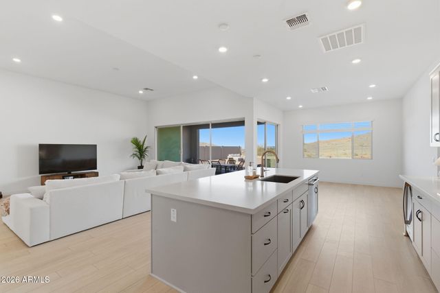 3736 W LODGE Drive, Laveen, AZ 85339