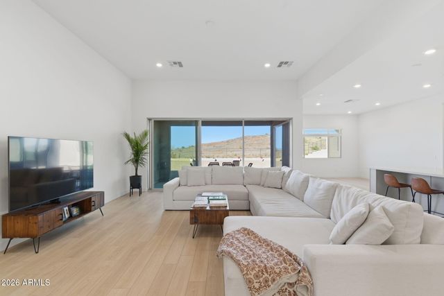 3736 W LODGE Drive, Laveen, AZ 85339