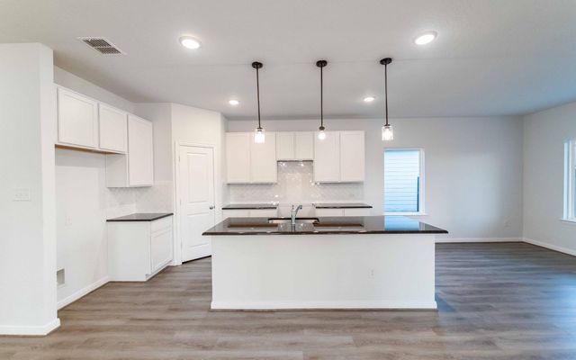 1224 Marvin GRV, Seguin, TX 78155