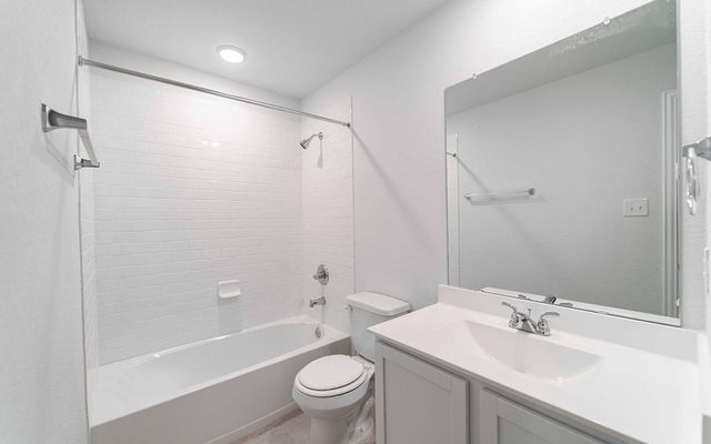 1224 Marvin GRV, Seguin, TX 78155