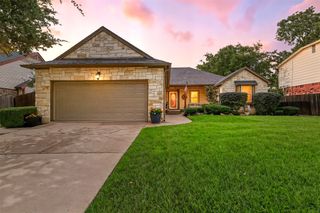 5001 Oak Springs Drive, Arlington, TX 76016