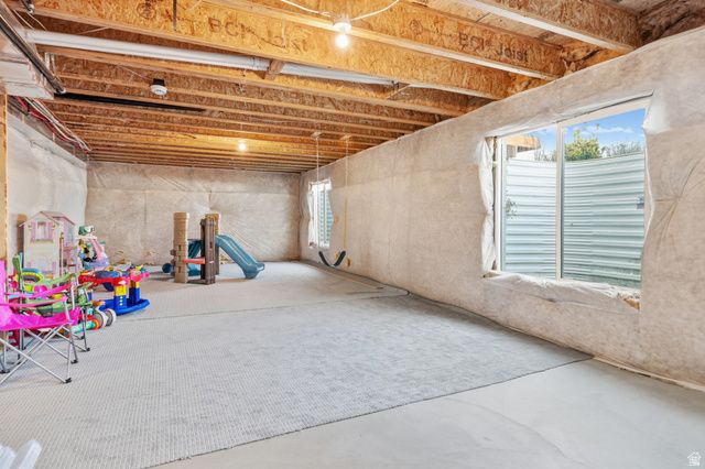 960 S 650 W, Farmington, UT 84025