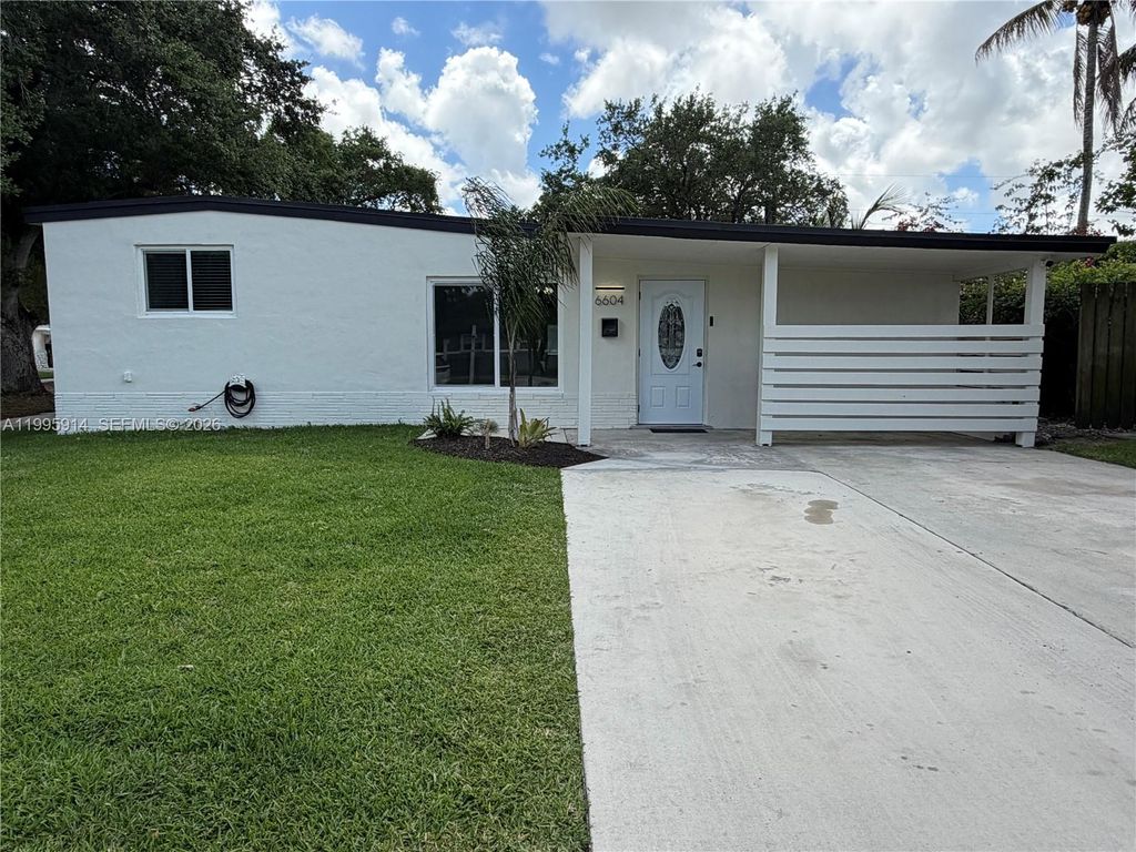 6604 Raleigh St, Hollywood, FL 33024