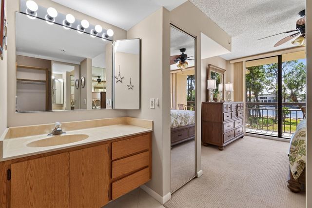 2101 Marina Isle Way 202, Jupiter, FL 33477