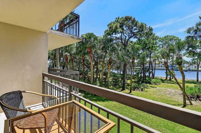 2101 Marina Isle Way 202, Jupiter, FL 33477