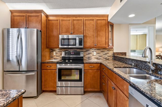 2101 Marina Isle Way 202, Jupiter, FL 33477