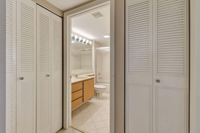 2101 Marina Isle Way 202, Jupiter, FL 33477