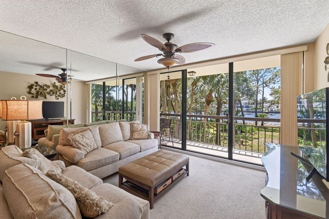 2101 Marina Isle Way 202, Jupiter, FL 33477