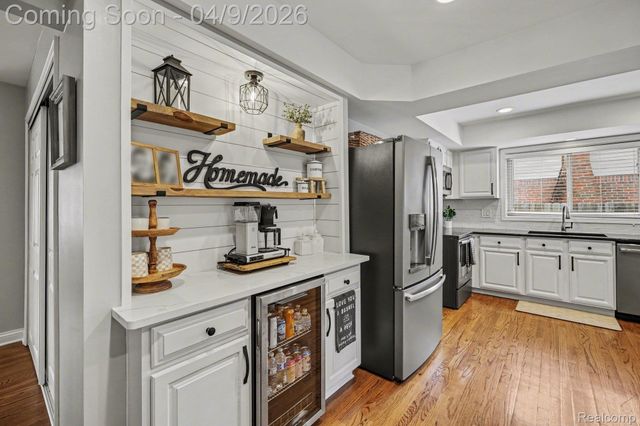 13827 Willow Court, Sterling Heights, MI 48313
