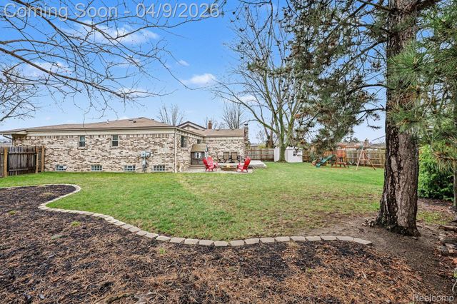 13827 Willow Court, Sterling Heights, MI 48313