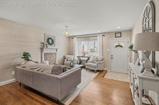 13827 Willow Court, Sterling Heights, MI 48313