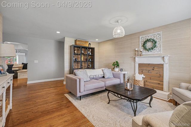 13827 Willow Court, Sterling Heights, MI 48313