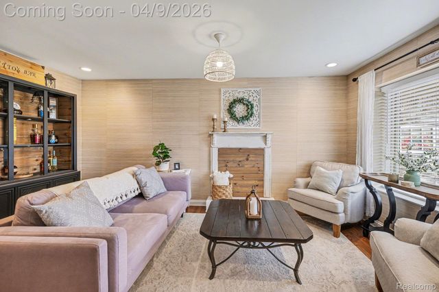 13827 Willow Court, Sterling Heights, MI 48313