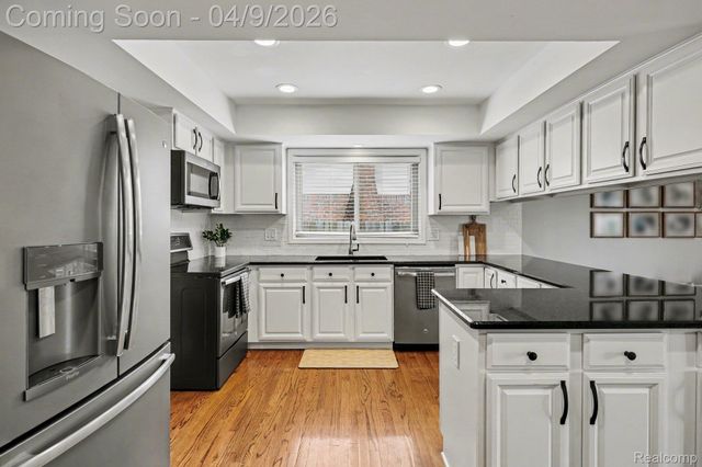 13827 Willow Court, Sterling Heights, MI 48313