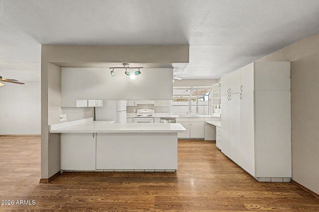 8934 N 55TH Drive, Glendale, AZ 85302