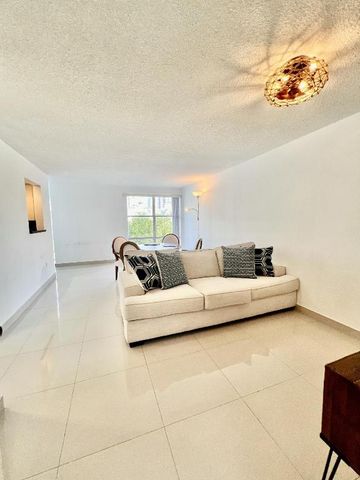 17570 Atlantic Blvd 416, Sunny Isles Beach, FL 33160