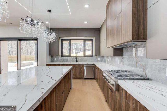 816 Riverside Road, Sugar Hill, GA 30518