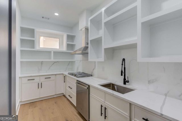 816 Riverside Road, Sugar Hill, GA 30518